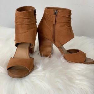 Crown Vintage Brown Summer Pumps
